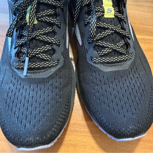 Brooks Women’s Anthem 5 Neutral Running Shoe - Picture 5 of 9